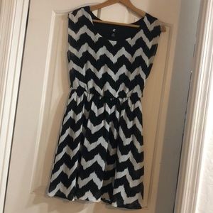 iZ Byer Women’s Sleeveless Dress XS